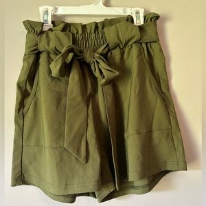 Aprance - High-Waisted Paper Bag Shorts - Women’s S - Olive Green